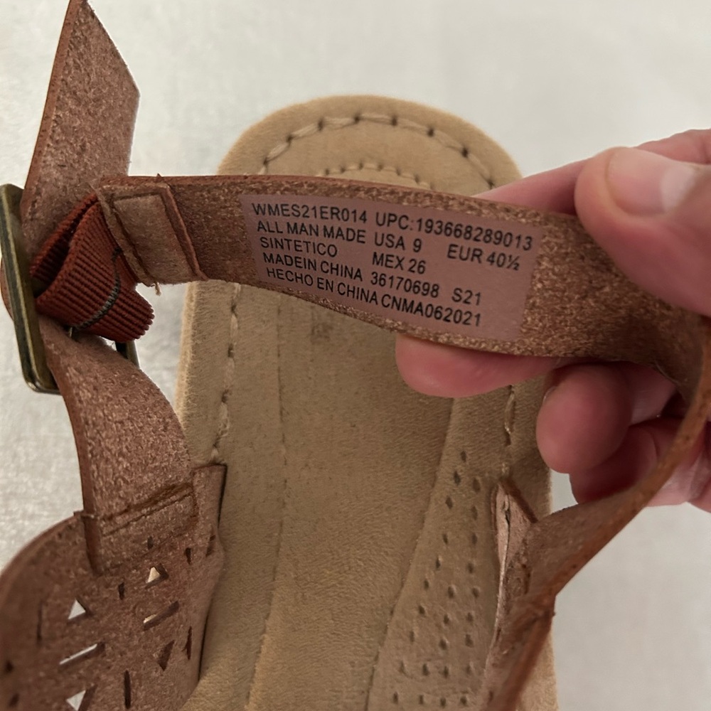 Earth Spirit Orange and Tan Sandals - Picture 3 of 8
